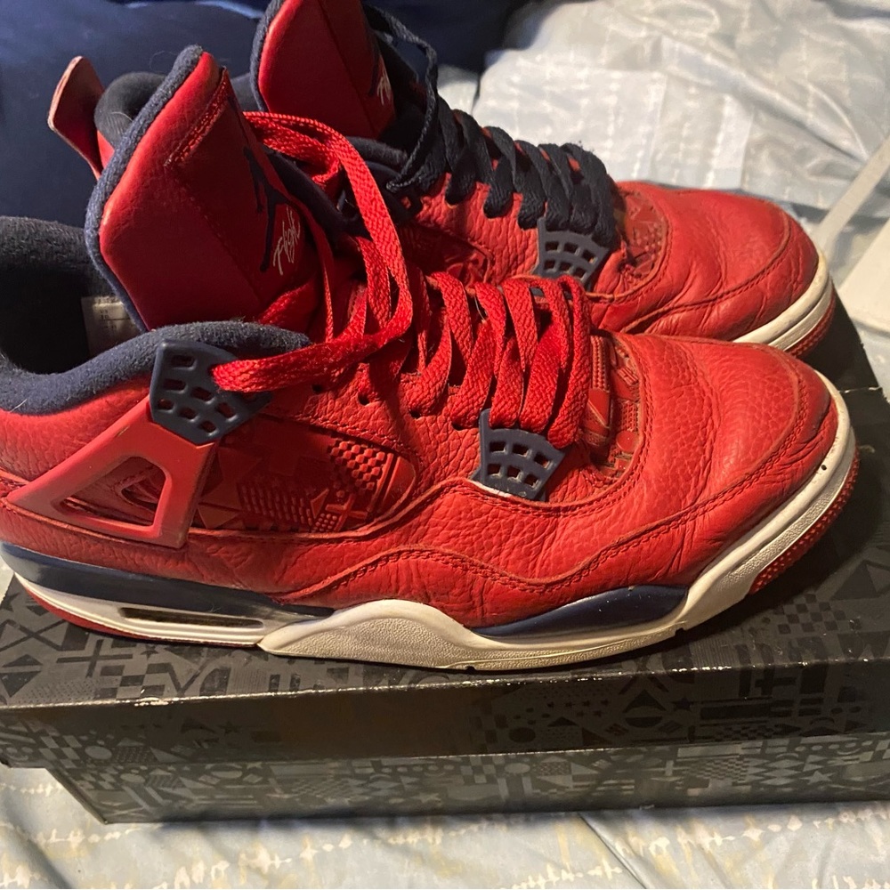 Jordan 4s